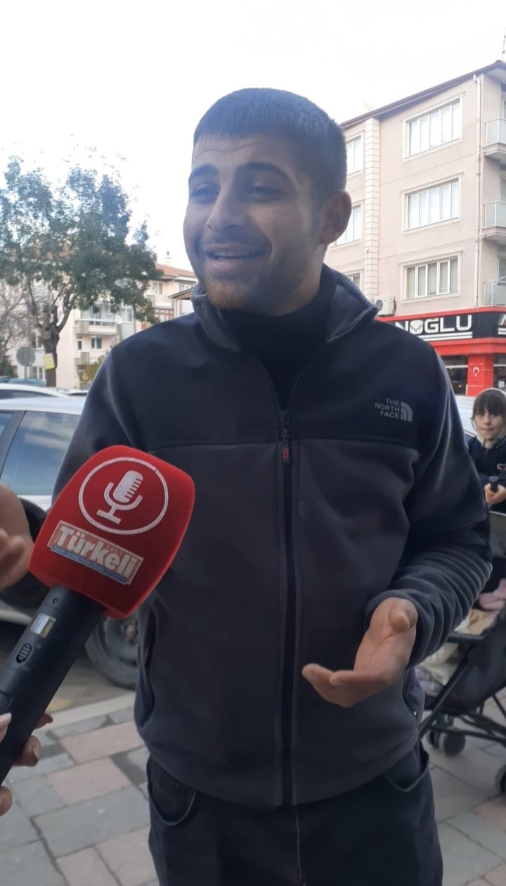 Eyt'den Yararlanamayan Staj ve Çıraklık Mağdurlarına Mikrofon Uzattık