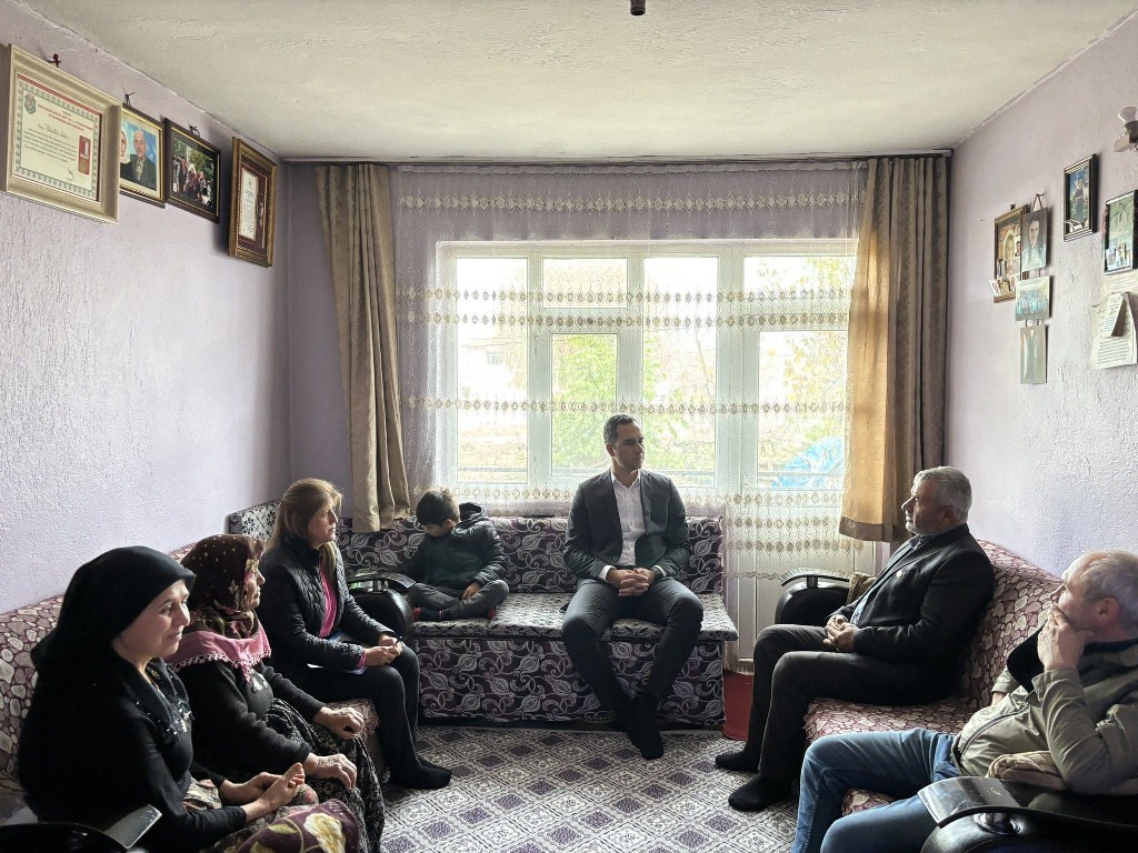 KAYMAKAM ARTAR, ŞEHİT AİLELERİNİ DİNLEDİ