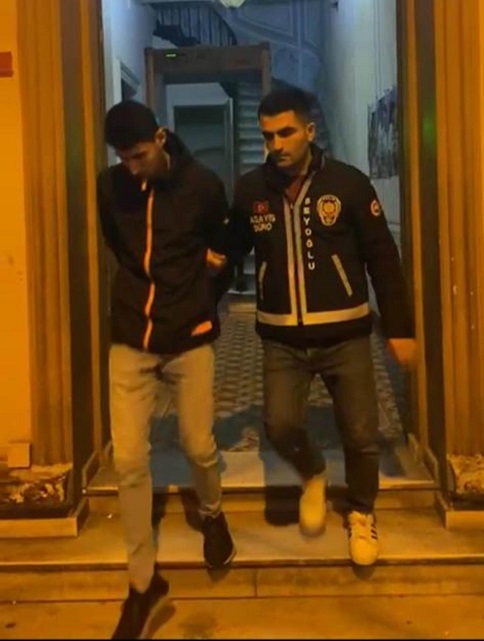 GENÇ GARSONUN KALEMLE YARALADIĞI ADAM ÖLDÜ