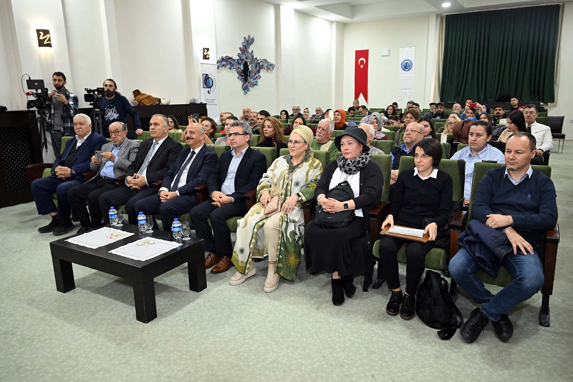 Ahmet Özhan’a onur ödülü