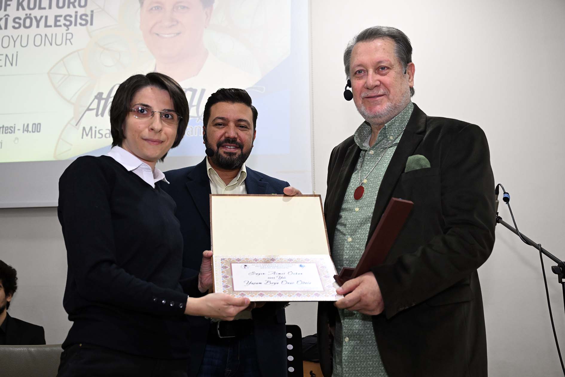 Ahmet Özhan’a onur ödülü