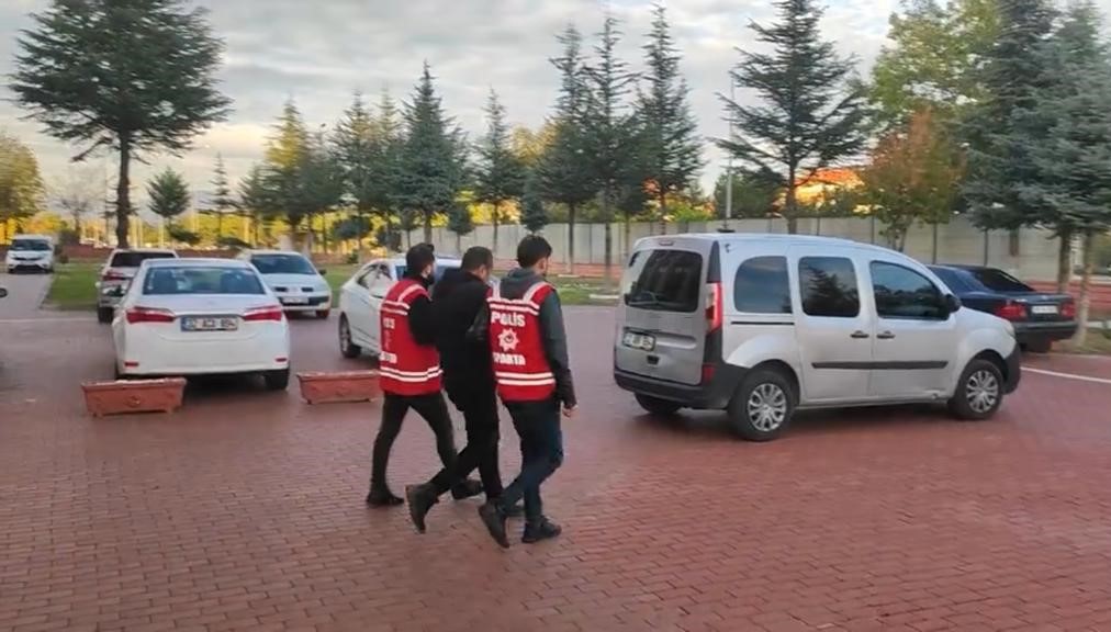 İŞ BAŞINDAYKEN SUÇÜSTÜ YAKALANDI