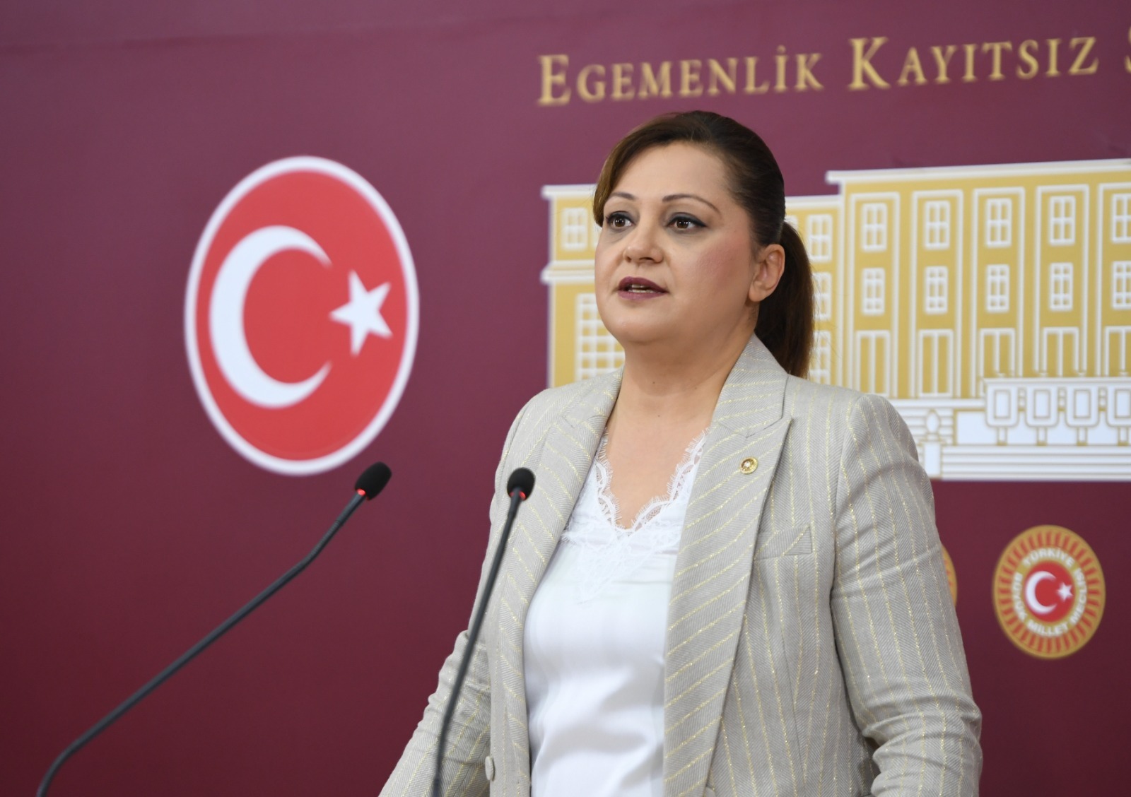 "Her Yıl Öğretmenlere Bir Maaş İkramiye Verilsin"