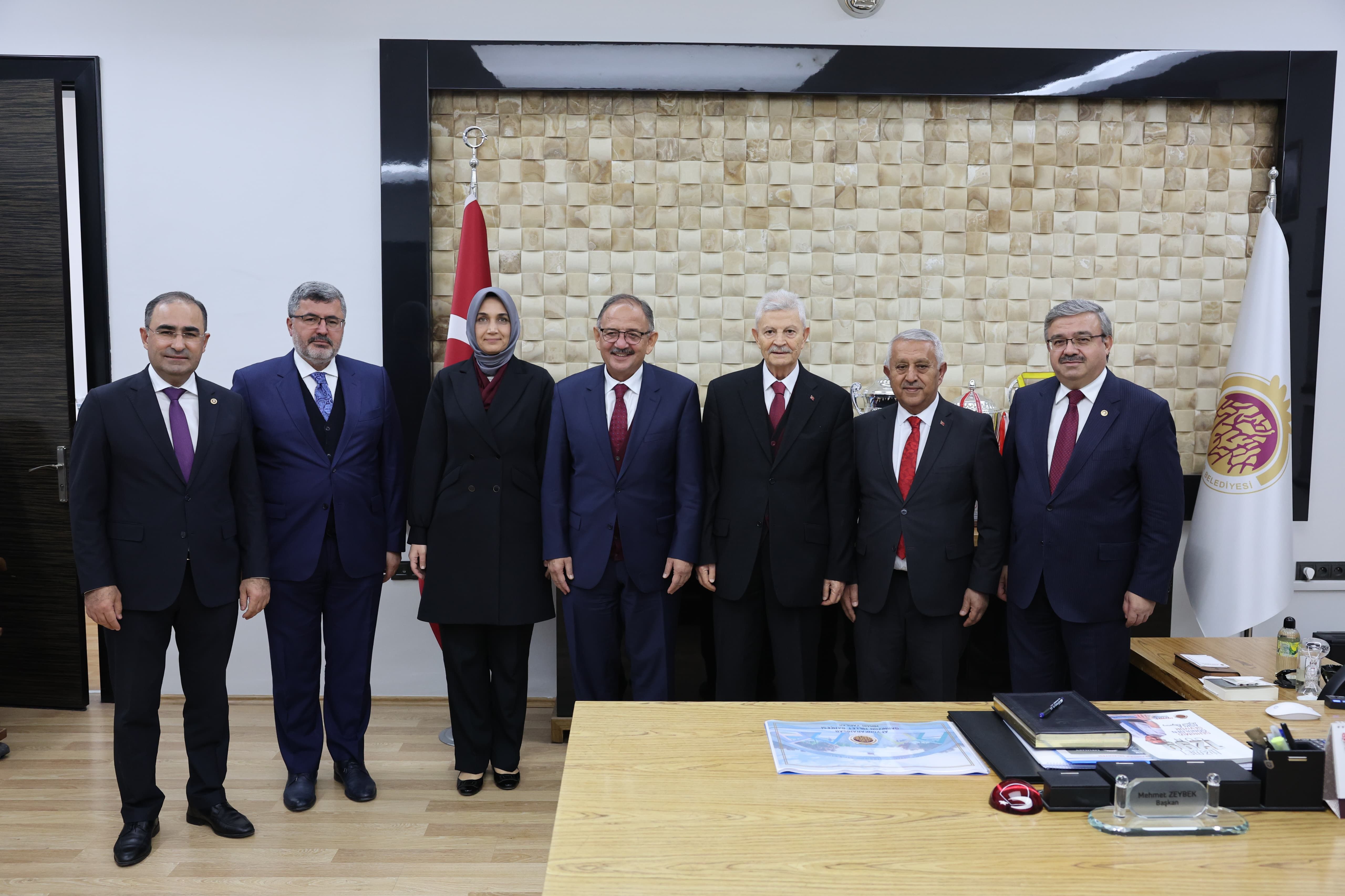 Özhaseki'den  Başkan Zeybek'e ziyaret
