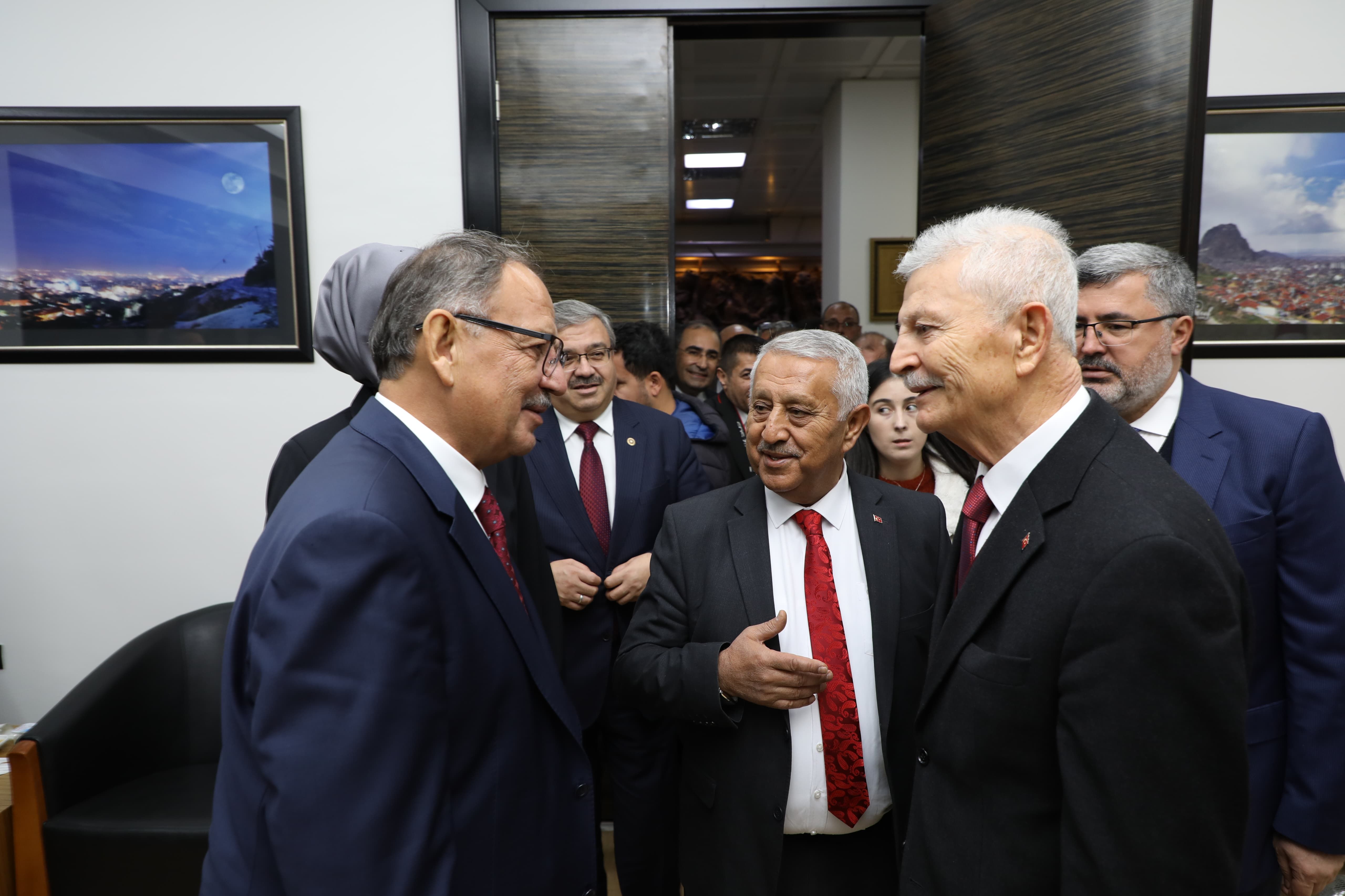 Özhaseki'den  Başkan Zeybek'e ziyaret