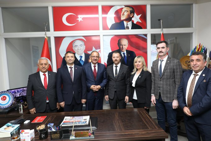 Bakan Özhaseki'den Ülkü Ocakları'na ziyaret