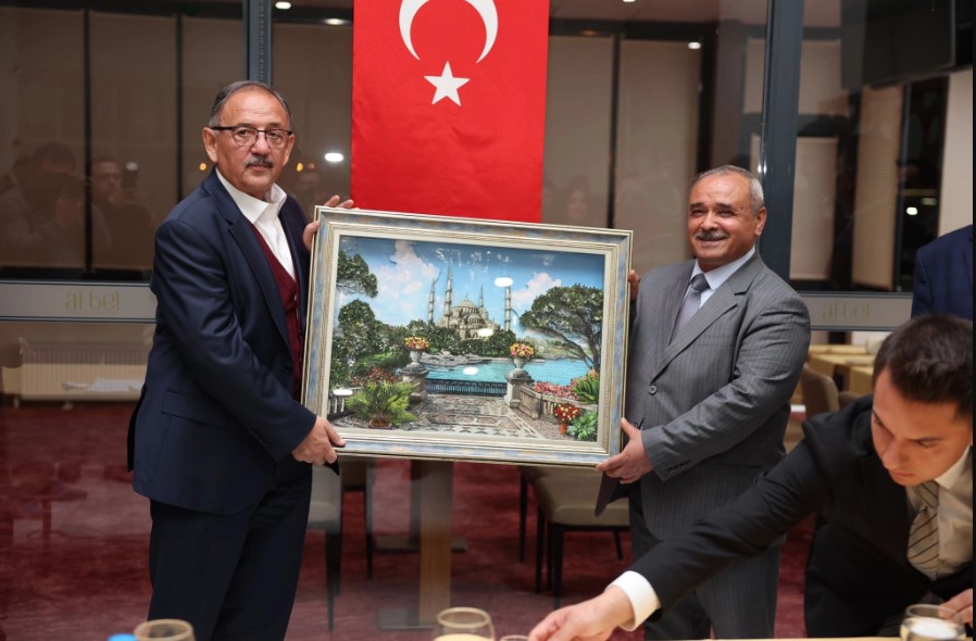 Özhaseki Başkan Şahinle bir araya geldi