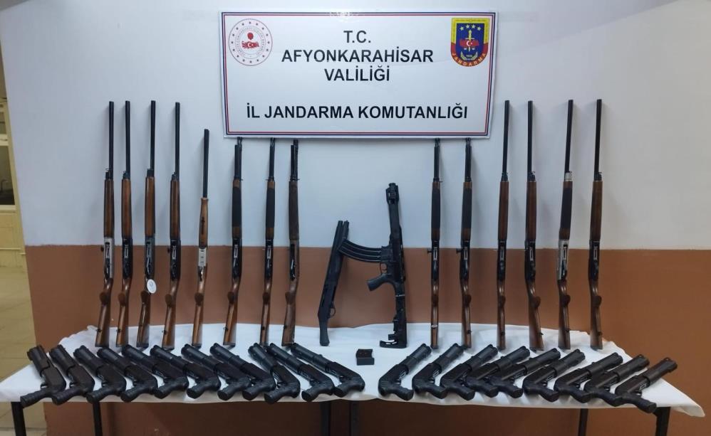 Jandarma 45 Adet Tüfek Ele Geçirdi
