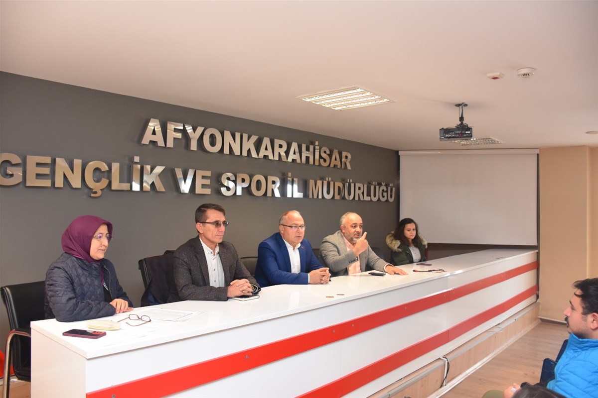 Yurt öğrencileri için toplandılar
