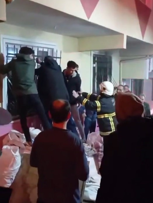 Ev sahibine kızdı, evi kundakladı
