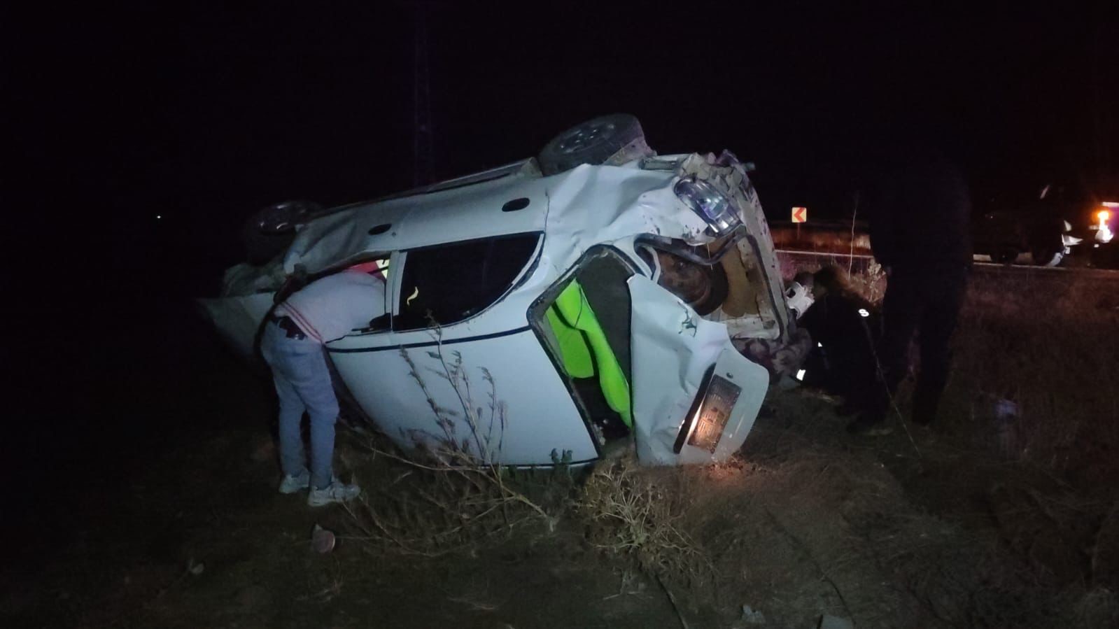 Feci Kaza: Otomobildeki 2 Kişi Yaralandı