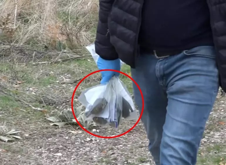 Çöp sanıp tekme attı poşetten el bombası çıktı
