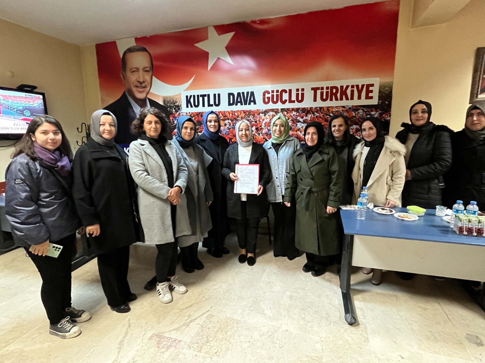 İSCEHİSAR'A KADIN ADAY ADAYI