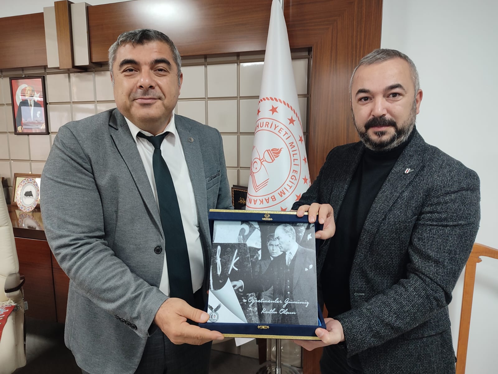 1903 AFYON BEŞİKTAŞLILAR DERNEĞİ  ÖĞRETMENLER GÜNÜNÜ UNUTMADI