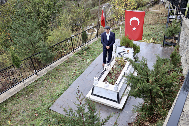 Türkiye Şehit Öğretmenlerini Unutmuyor