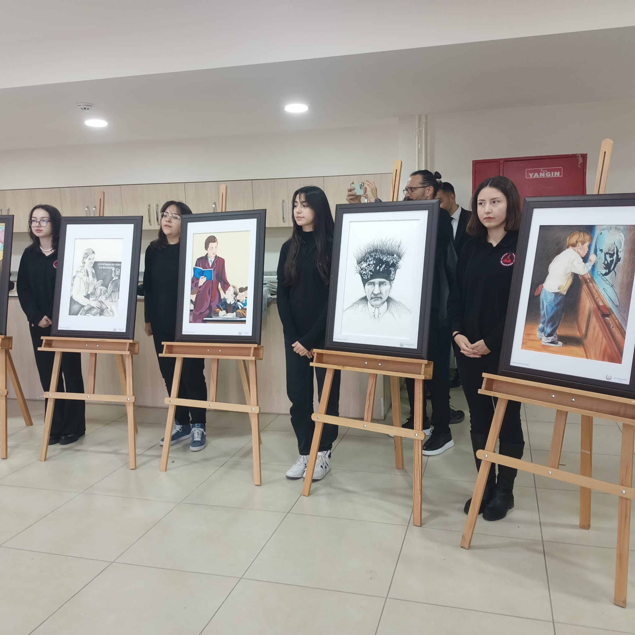 24 Kasım Öğretmenler günü resmi törenle kutlandı