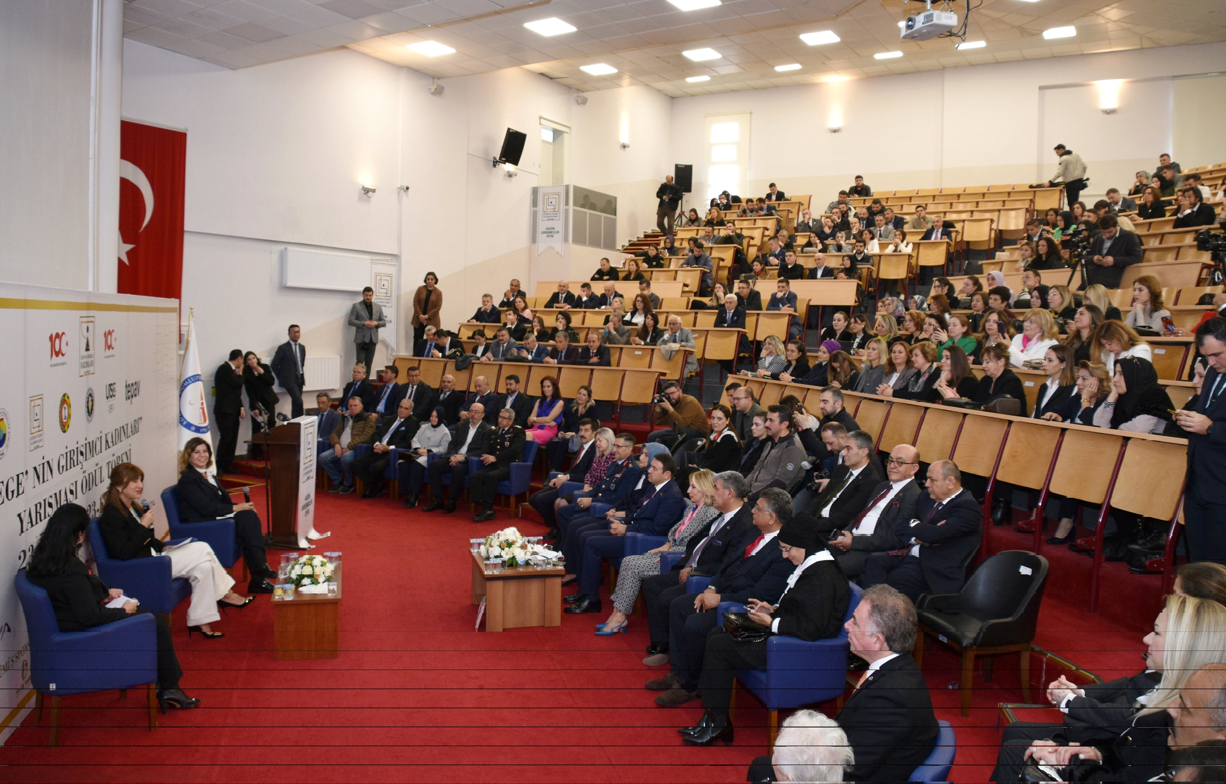 Ege’nin girişimci kadınları yarıştı