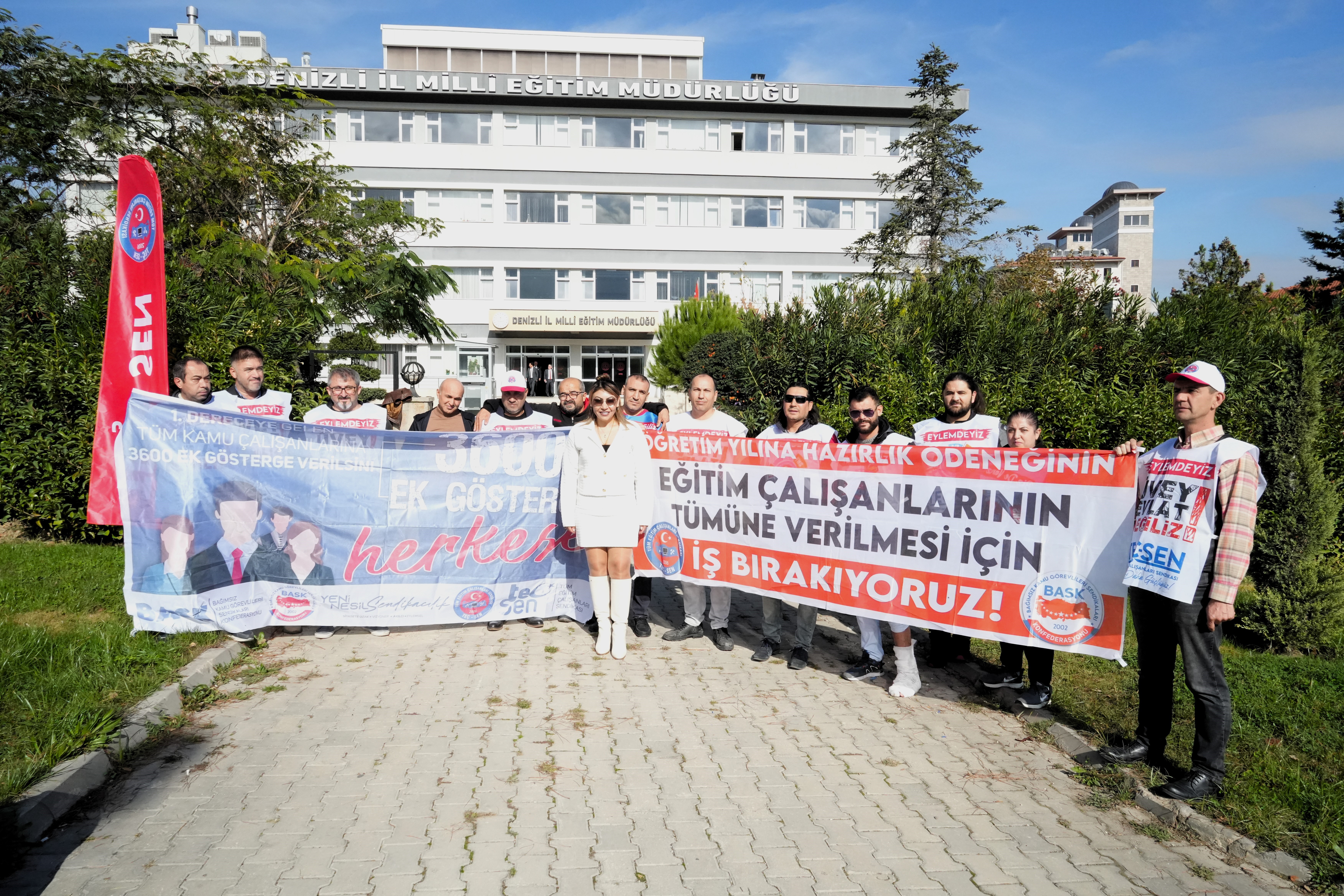 KAMU ÇALIŞANLARI FİLİSTİN HALKI İÇİN BİR ARAYA GELDİ