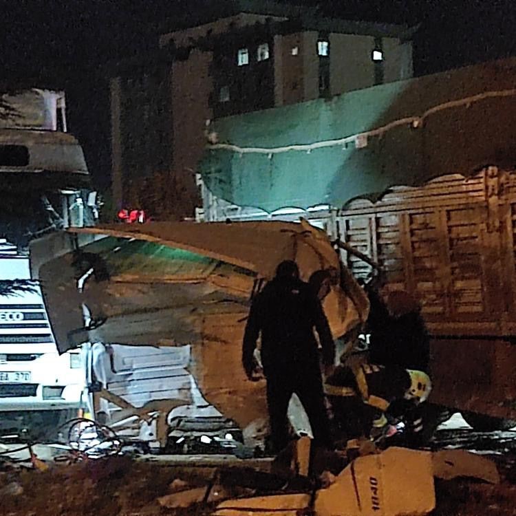 SÜRÜCÜSÜNÜN RAHATSIZLANMASI SONUCU KONTROLDEN ÇIKTI