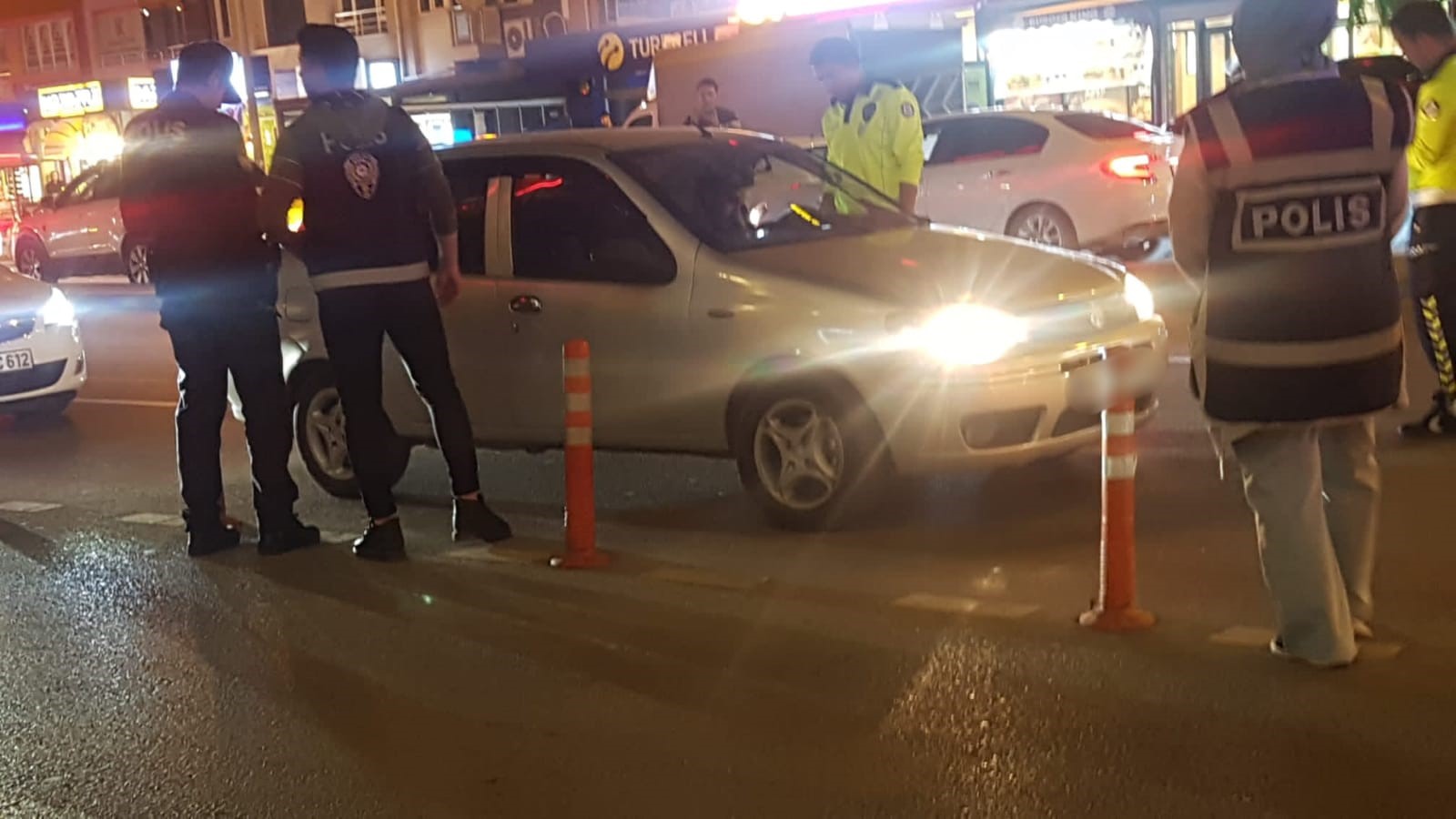 POLİS EKİPLERİNDEN DENETİM