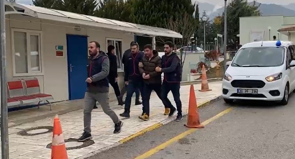 Jandarma 114 Yılla Aranan Şüphelilere Şahin Pençesi Vurdu