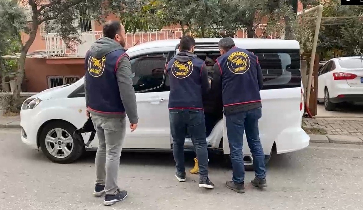 Jandarma 114 Yılla Aranan Şüphelilere Şahin Pençesi Vurdu