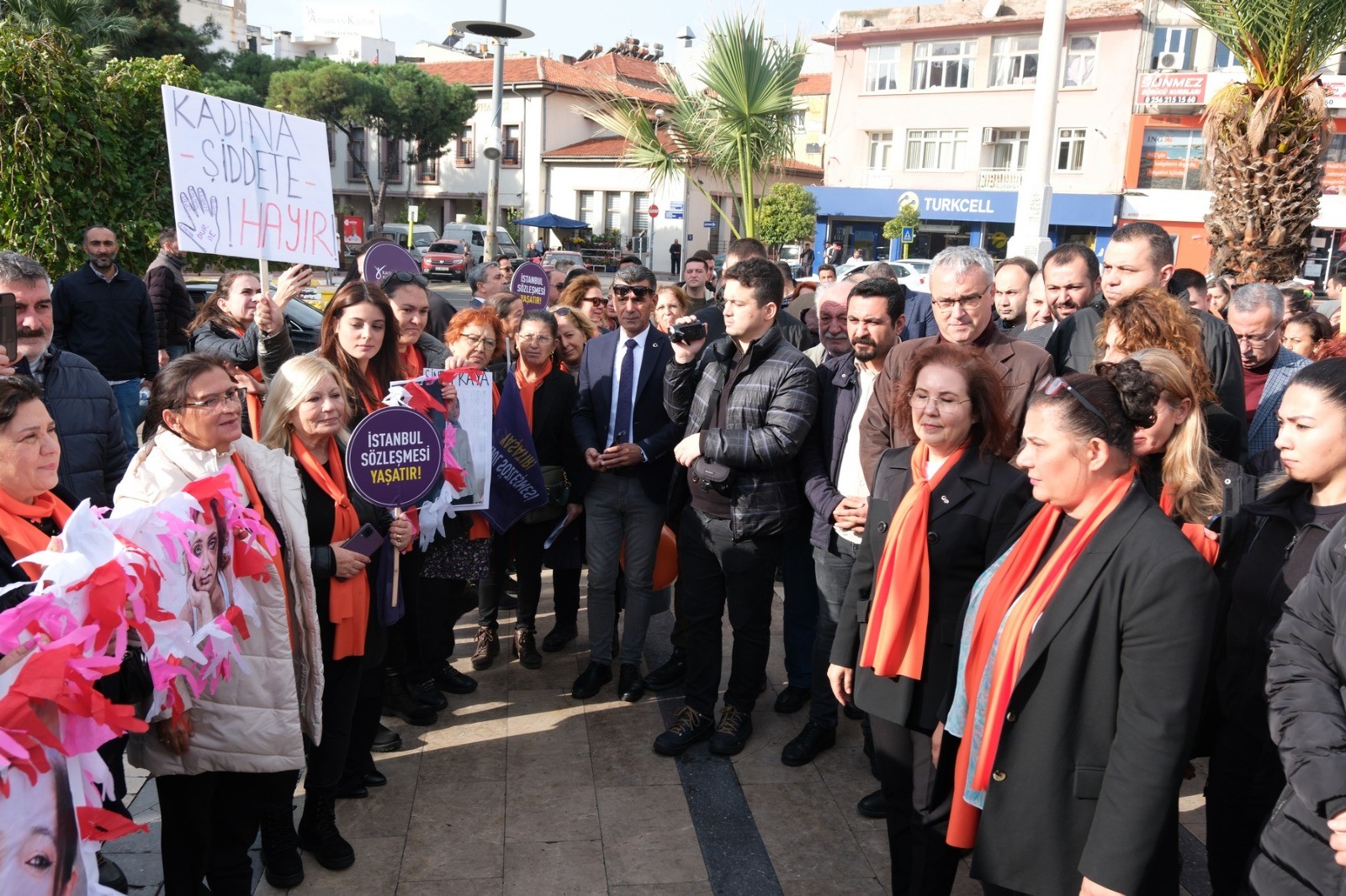 "KADINA KARŞI ŞİDDETTE İYİ HAL İNDİRİMİ KALDIRILMALI"
