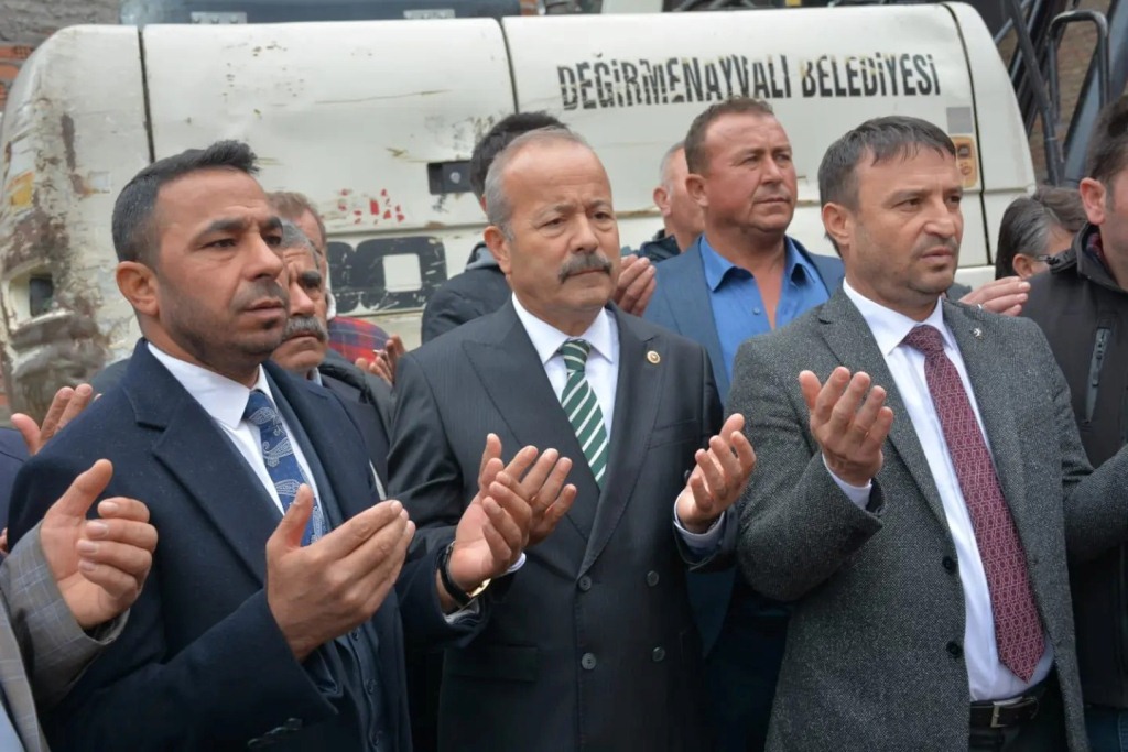 MHP İL TEŞKİLAT BİNASININ TEMEL ATMA TÖRENİ YAPILDI