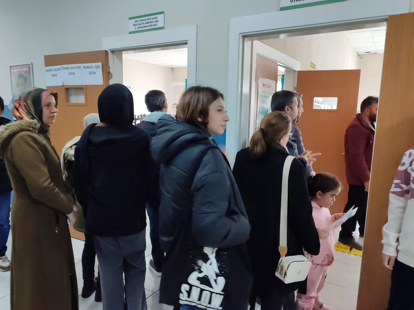 Veliler teknik koleji yerinde gezme imkanını yakaladılar teknolojilere tam not verdiler