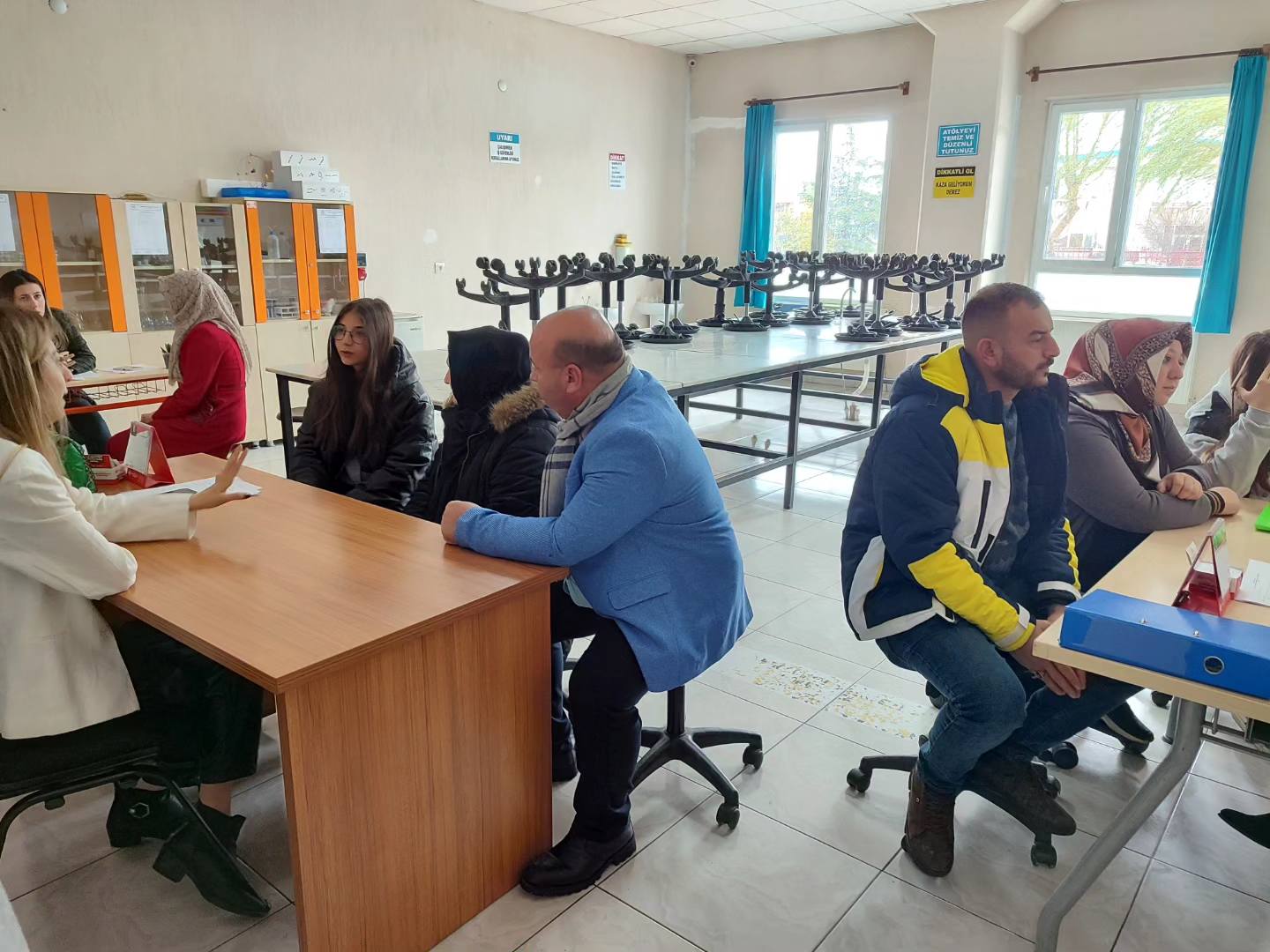 Veliler teknik koleji yerinde gezme imkanını yakaladılar teknolojilere tam not verdiler