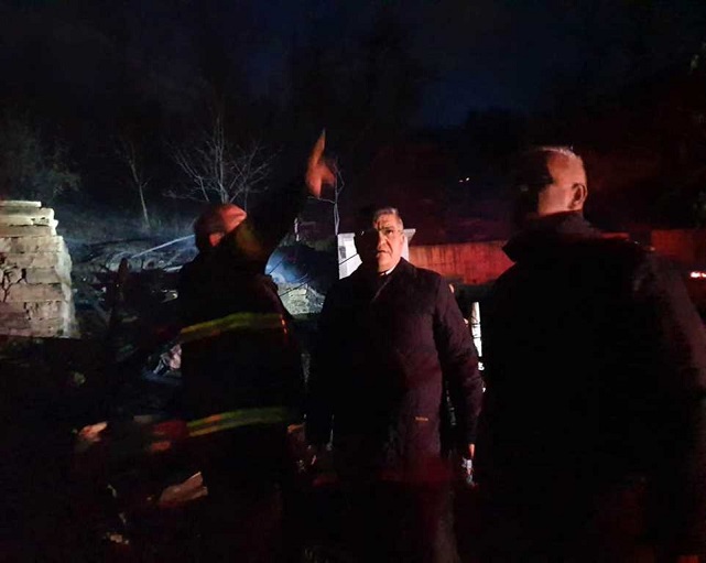 Şiddetli Rüzgar Yangına Yol Açtı