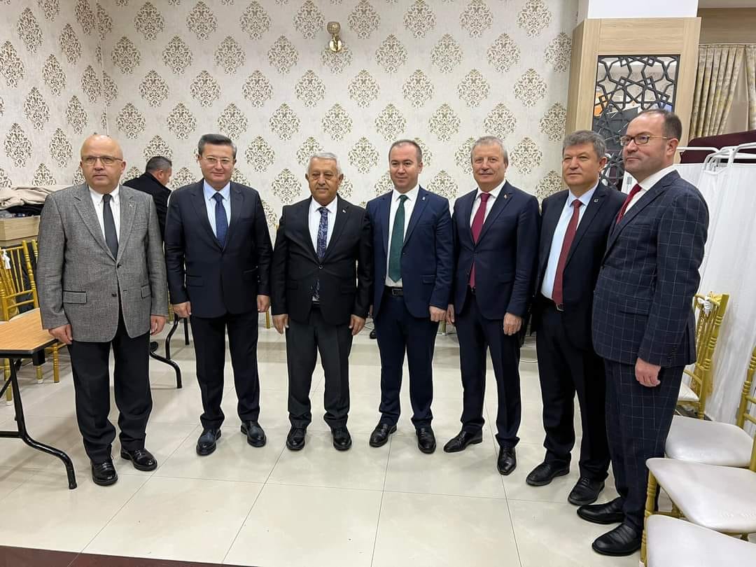 Uluçay, "Hiçbir partide olmayan bir uygulama"
