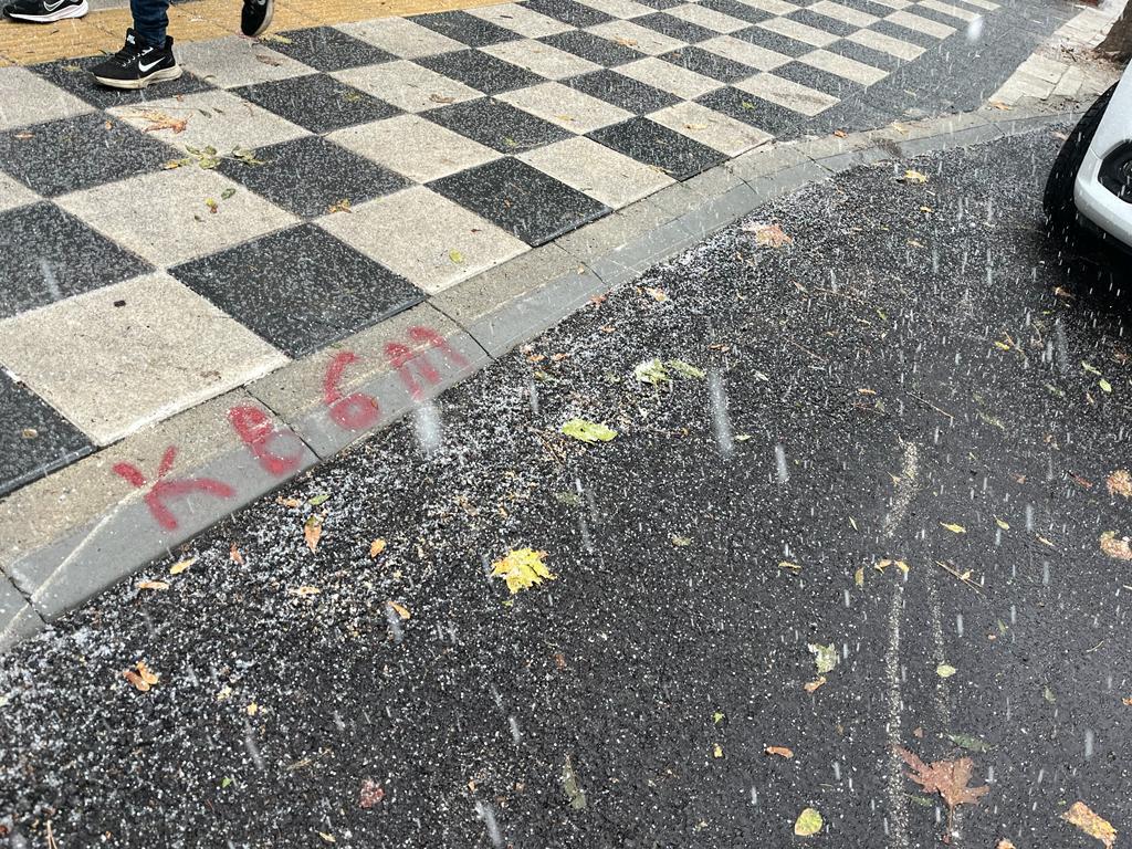 Yağmur yerini dolu'ya bıraktı