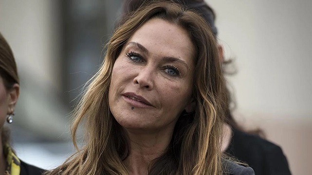 Hülya Avşar'dan Kötü Haber