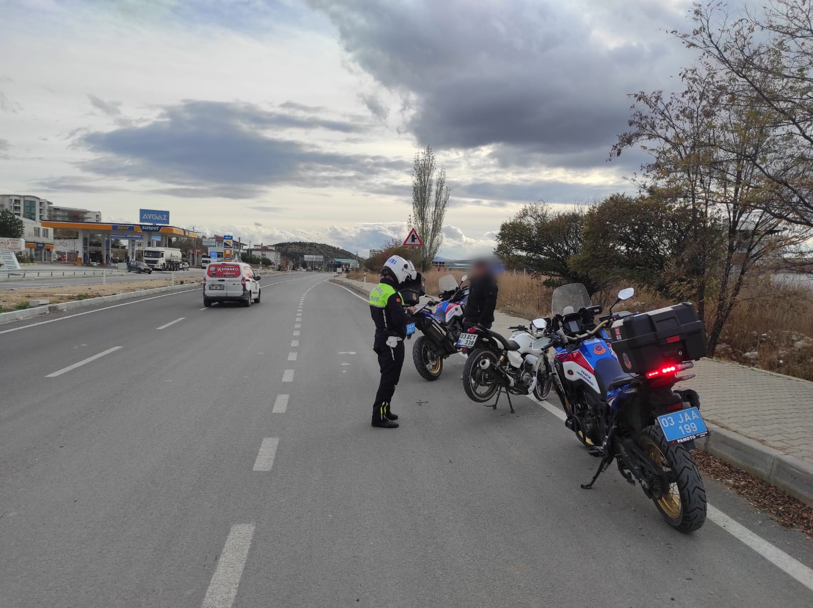 Jandarma Ekipleri Uyuşturucu Madde Ele Geçirdi