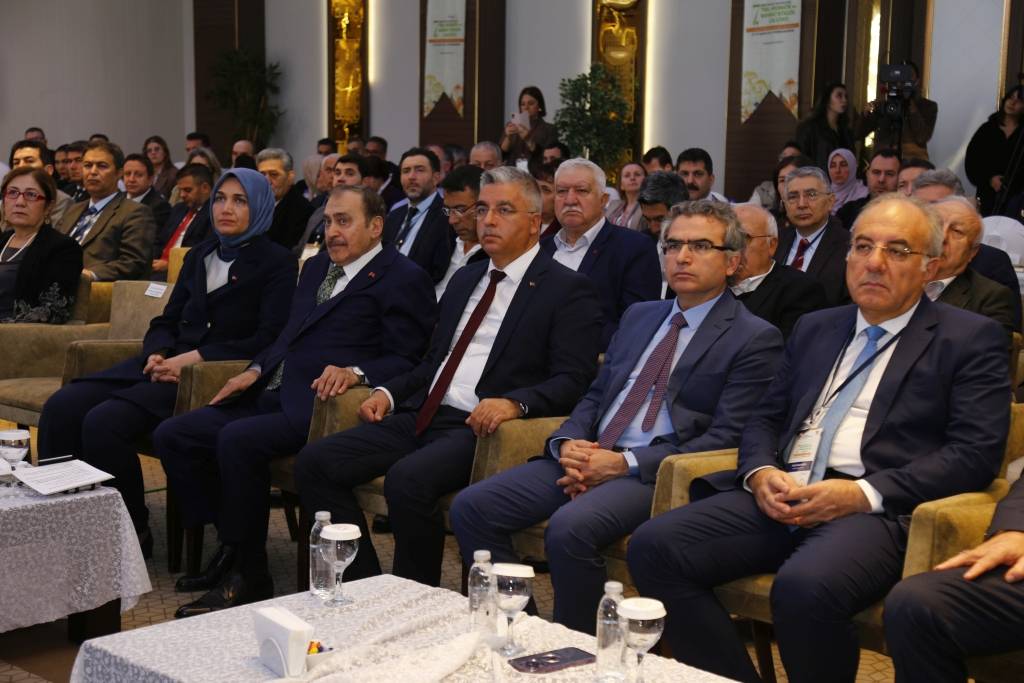 AFSÜ-TAB 2023 Afyonkarahisar’a Tıbbi ve Aromatik Bitkiler Borsası Müjdesi ile Tamamlandı