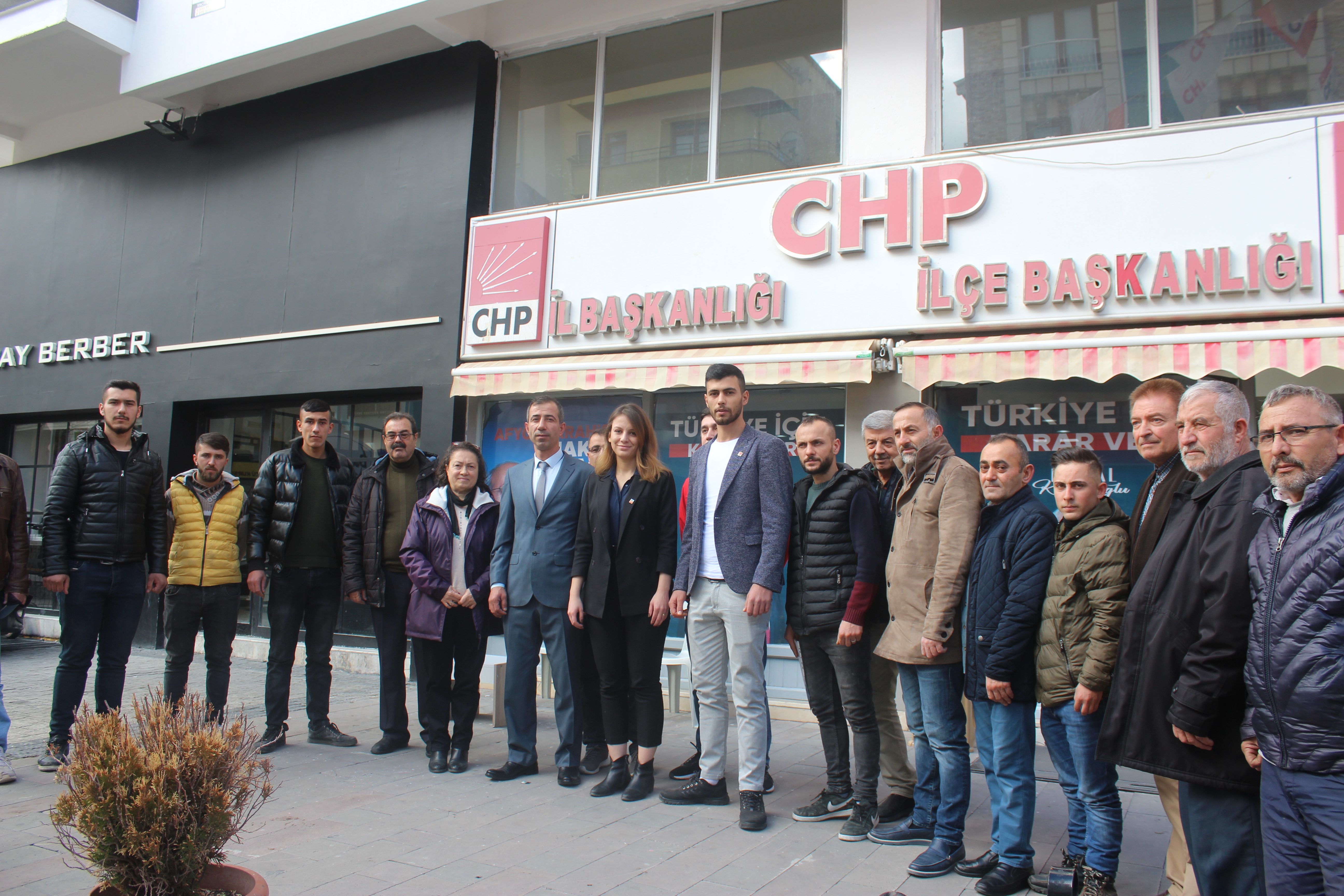 Chp Erkmen'e  bir aday daha çıktı "Kuş Erkmen'den aday adayı"