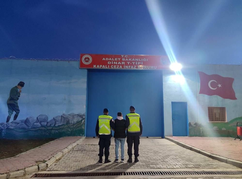 Hırsızlık Suçundan Aranan 3 Şahıs Yakalandı