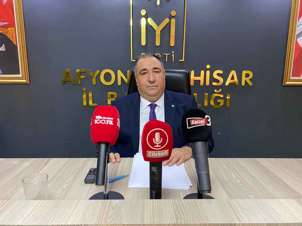 İYİ PARTİ'DE KADINLARIN SESSİZLİĞİ
