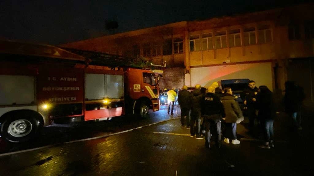 KARGO ŞUBESİ YANGINDA KÜLE DÖNDÜ