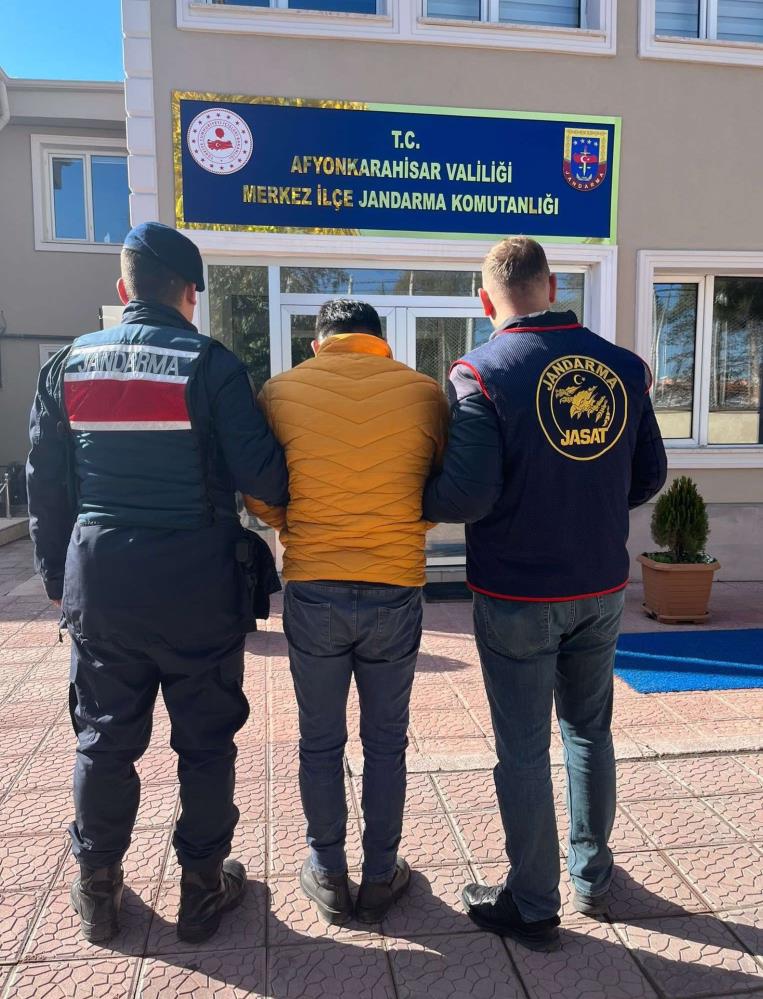 13 Yıl 4 Ay Hapis Cezası İle Aranan Şahsı Jasat Yakaladı