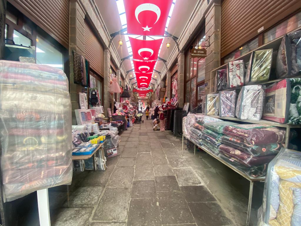 SARAYIN KIYAFETLERİ AFYONKARAHİSAR'DA GÖZ DOLDURUYOR