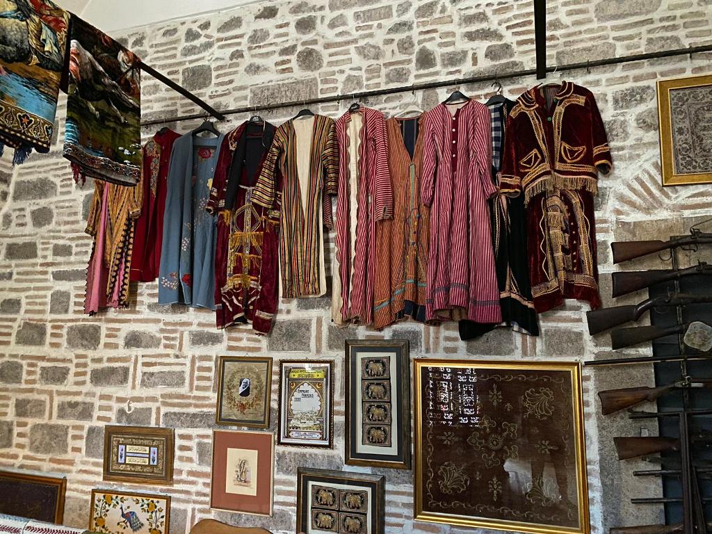 SARAYIN KIYAFETLERİ AFYONKARAHİSAR'DA GÖZ DOLDURUYOR