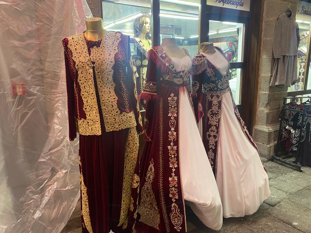 SARAYIN KIYAFETLERİ AFYONKARAHİSAR'DA GÖZ DOLDURUYOR