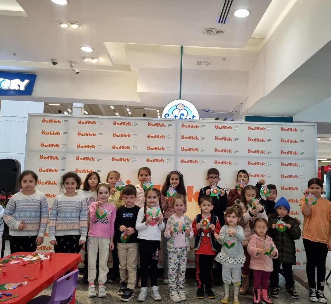 Özdilek Afyonkarahisar’da Öğretmenler Günü Kutlaması