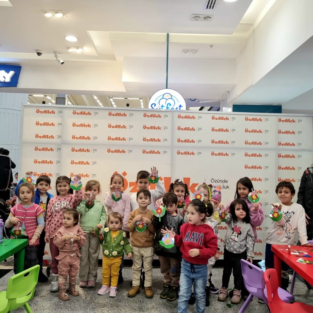 Özdilek Afyonkarahisar’da Öğretmenler Günü Kutlaması