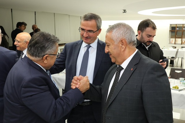 Başkan Zeybek Ankara'da