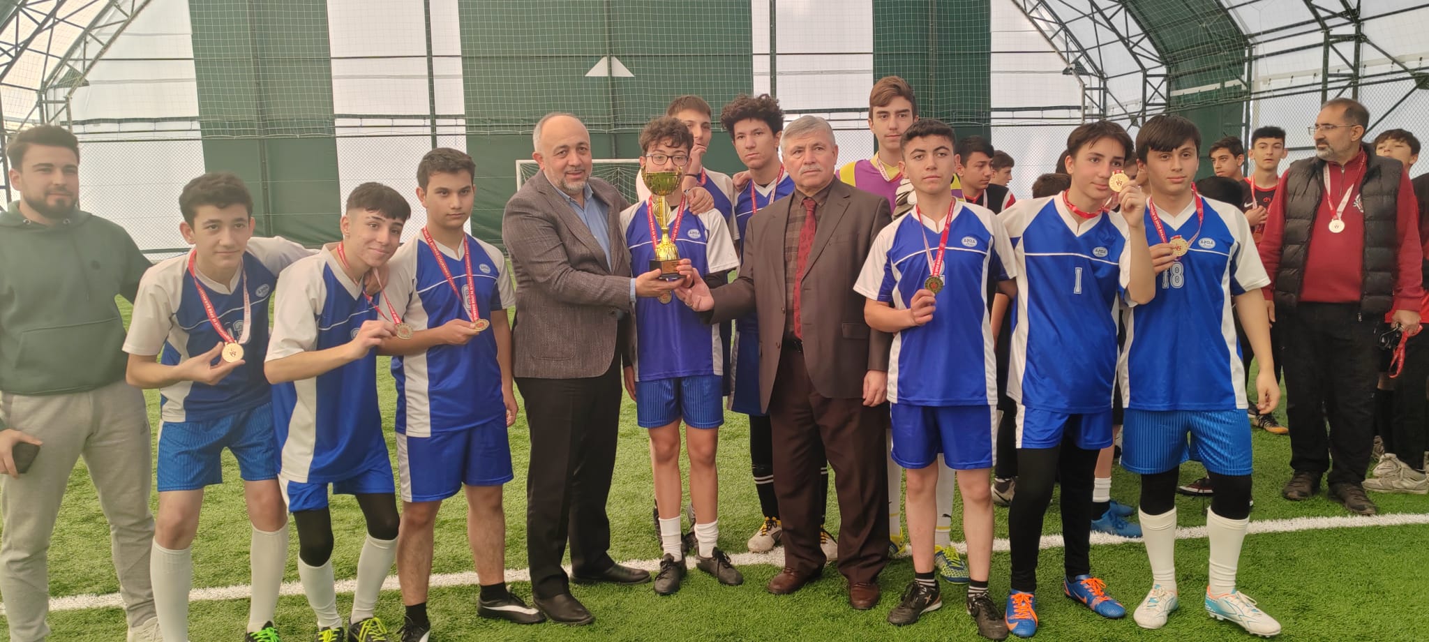 100. yıl meslek liseler halı saha futbol turnuvası tamamlandı