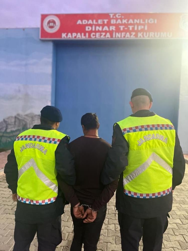 13 Yıl Hapis Cezasıyla Aranan Şahsı Jandarma Yakaladı