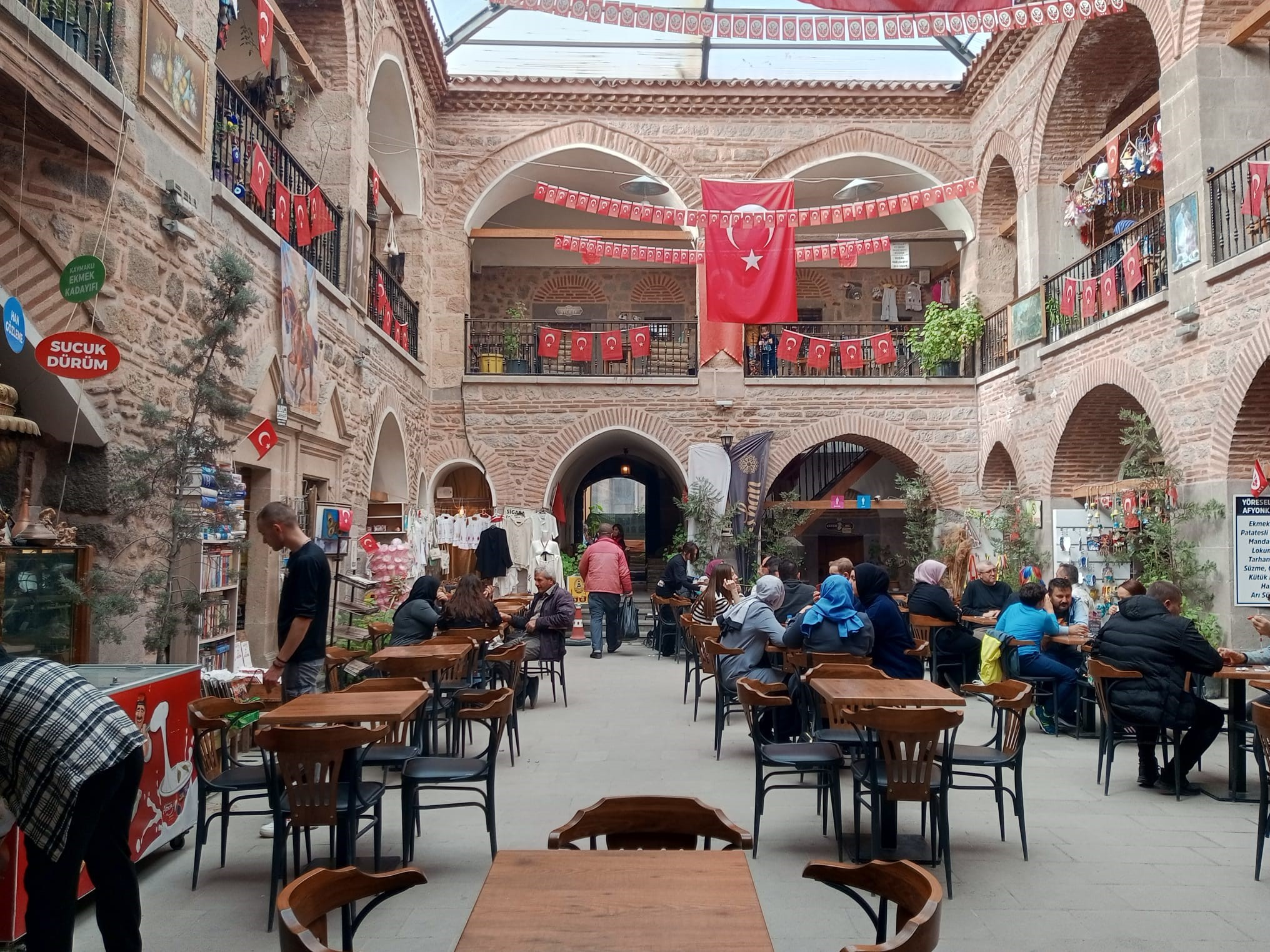 17. Yüzyıldan Günümüze Ulaşmayı Başaran Taşhan Halen Ayakta